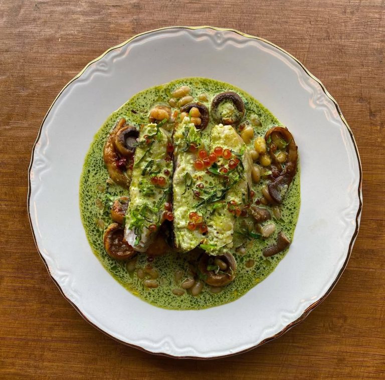 Photo taken from Le Poisson Bleu's Instagram page.